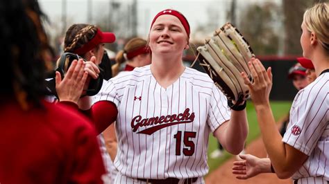 alana vawter|South Carolina softball ace Alana Vawter makes USC debut 